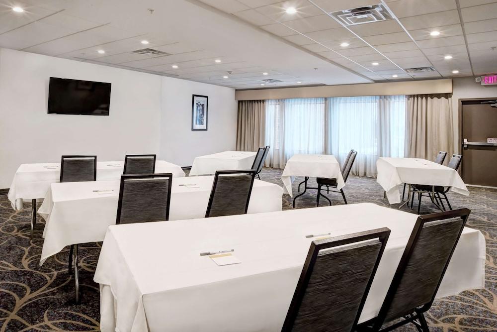 Hampton Inn & Suites Baltimore/Aberdeen photo 28