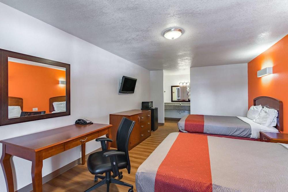Giddings Executive Inn photo 5