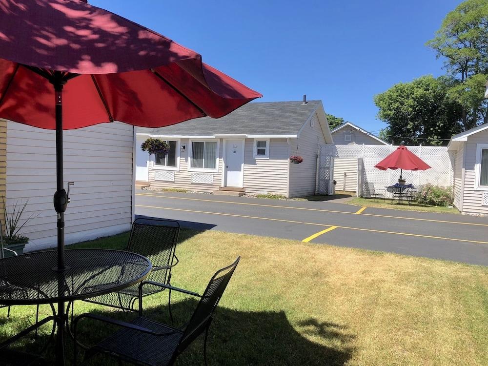 Lockview Motel photo 4