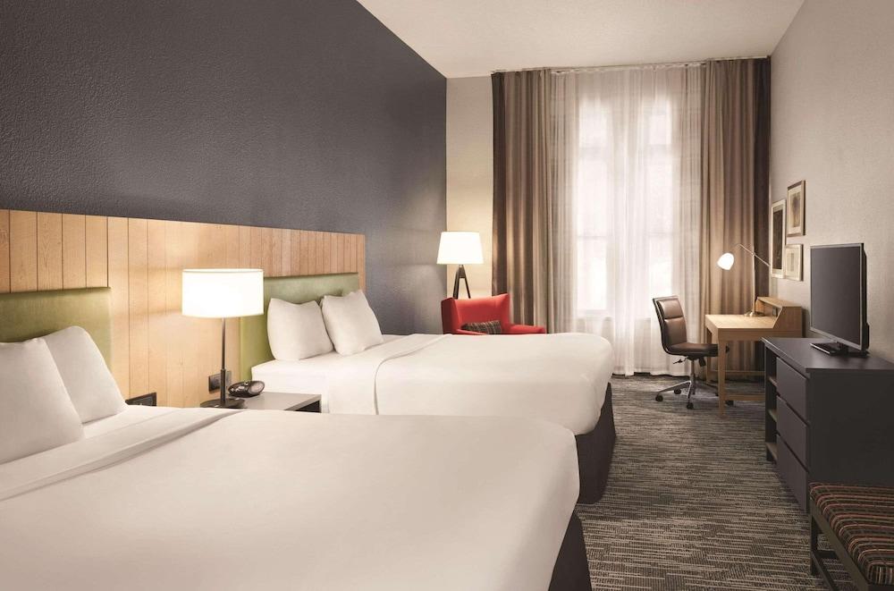 Country Inn & Suites by Radisson, St. Charles Historic District photo 11