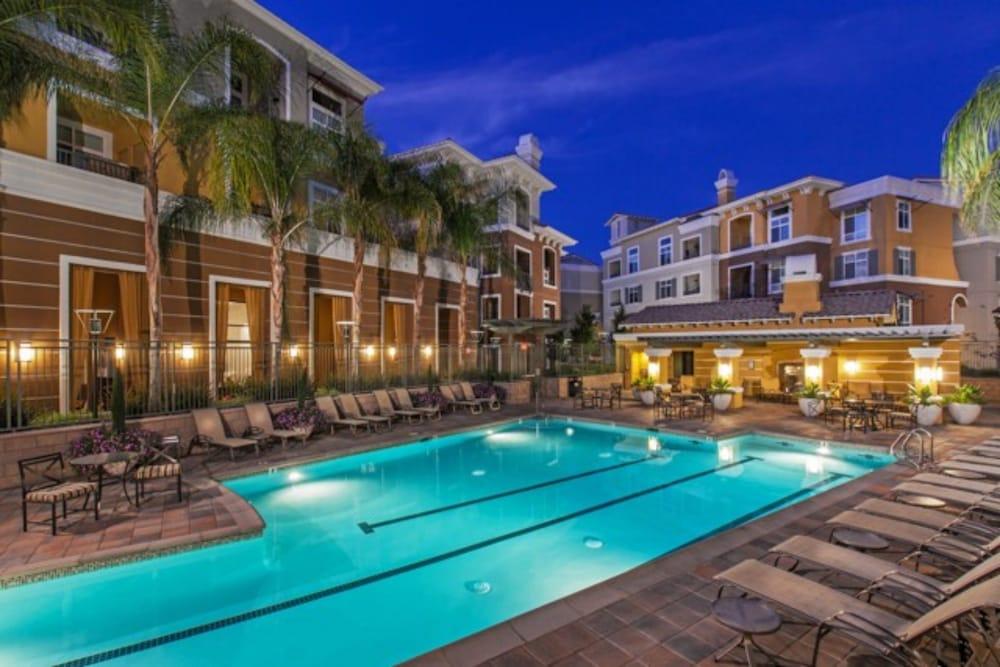 Global Luxury Suites Baypointe Station photo 14
