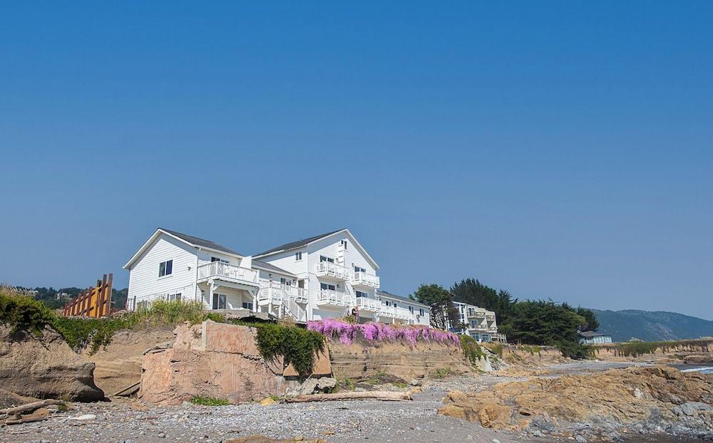 Black Sands Inn photo 30
