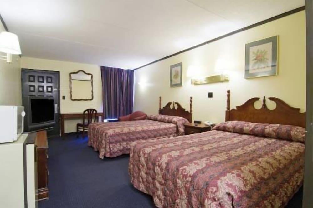 Rodeway Inn Charlotte South photo 6