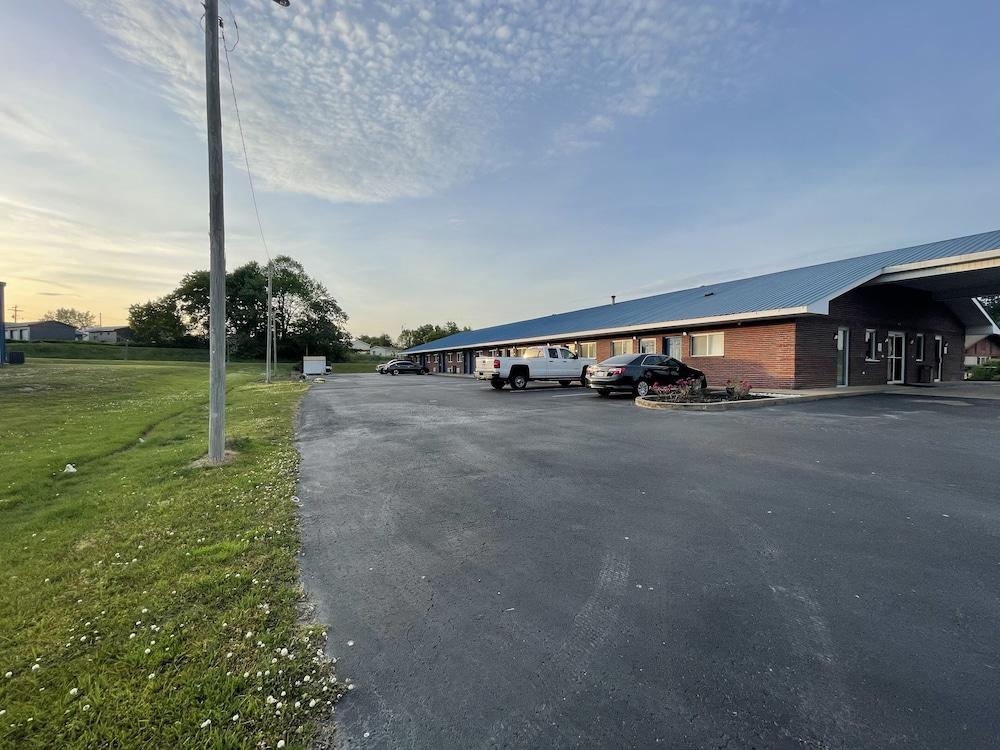 Embassy Inn photo 22