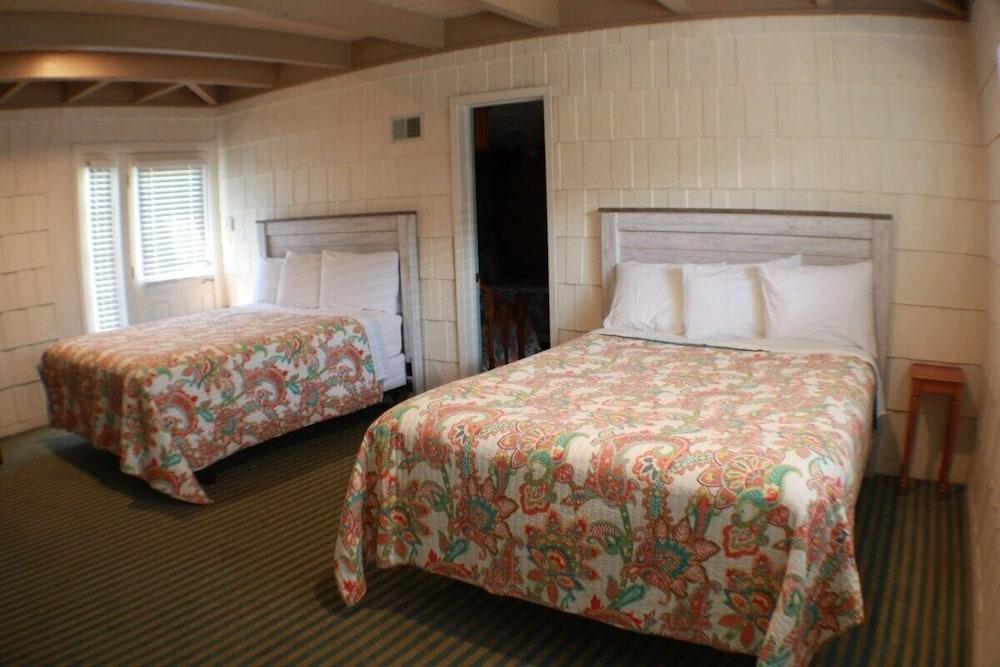 Pelican Bay Resort photo 9