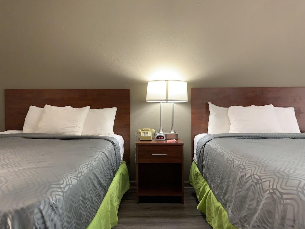 Econo Lodge Troy photo 28