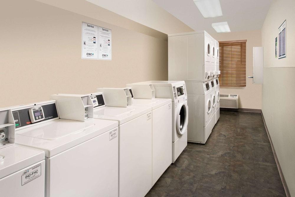 WoodSpring Suites Memphis East I-40 photo 3