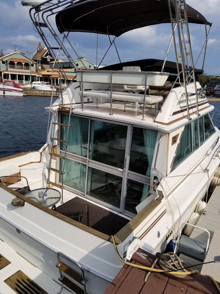 Hills Motor Court & Marina photo 18