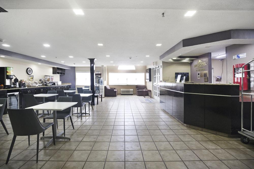 Microtel Inn & Suites by Wyndham Meridian photo 17