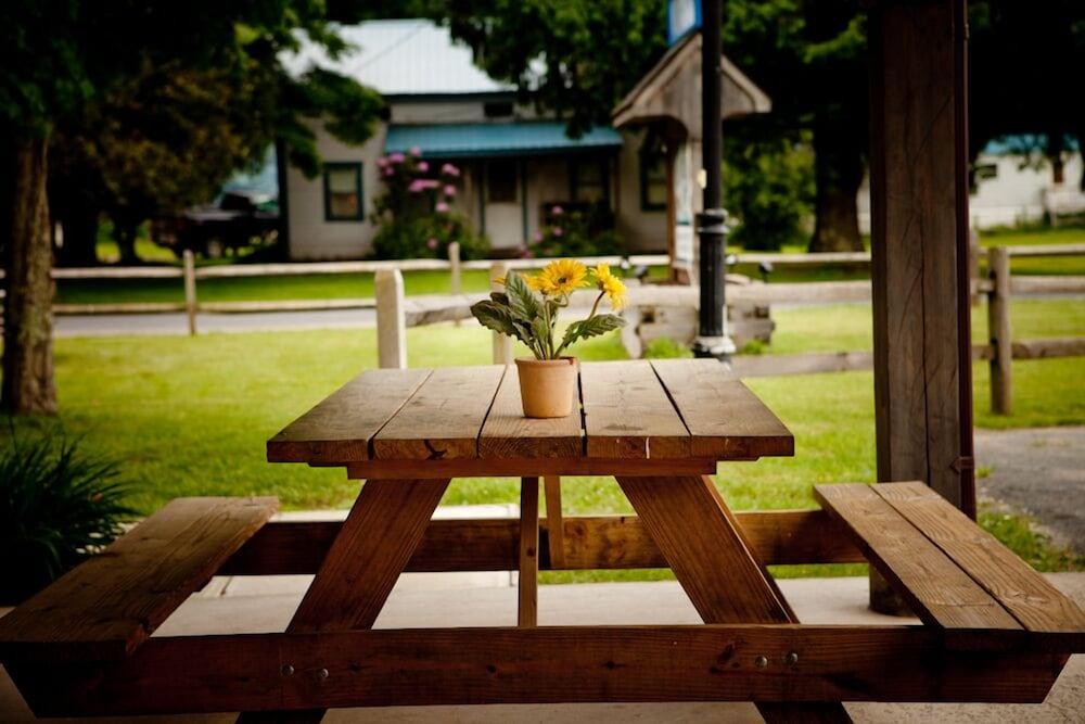 Blue Hill Lodge photo 34