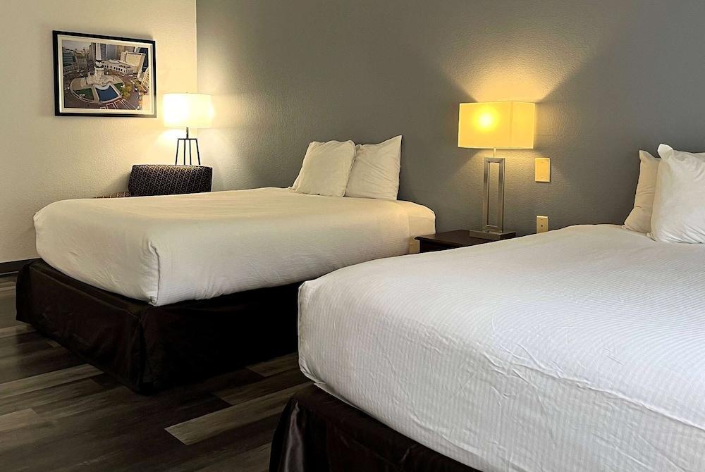 Wingate by Wyndham Indianapolis Airport-Rockville Rd. photo 23