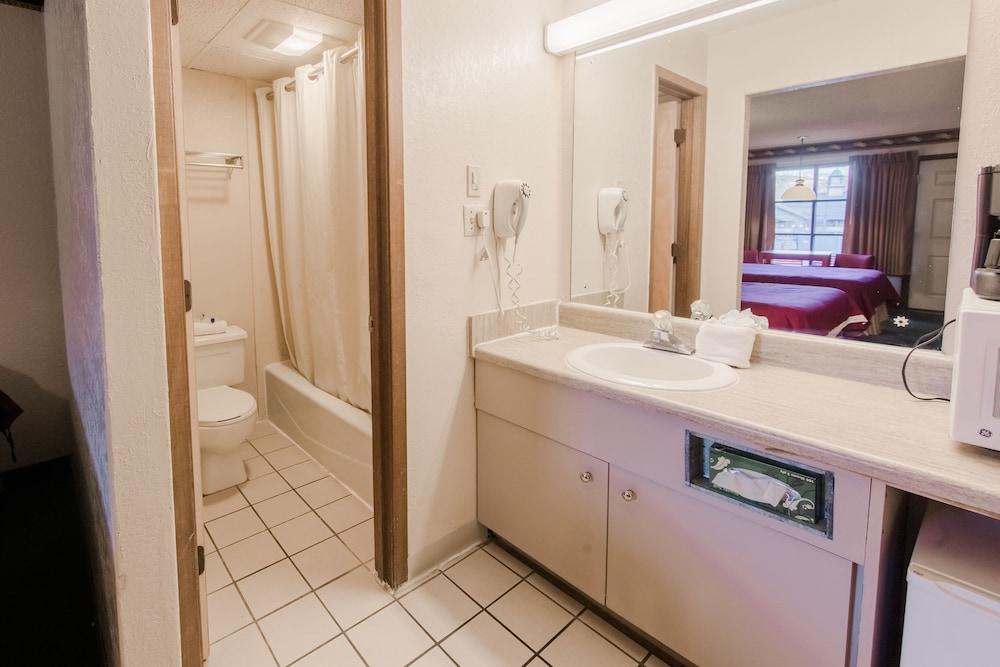 Mountain House Inn photo 29