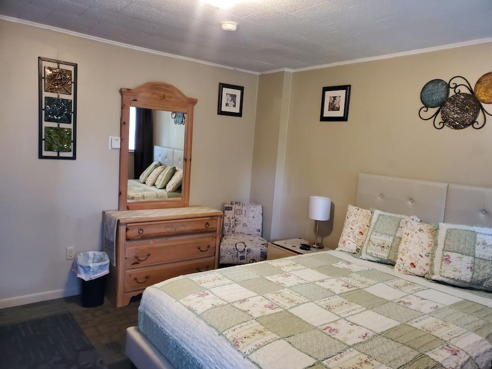 River Country Motor Lodge photo 42