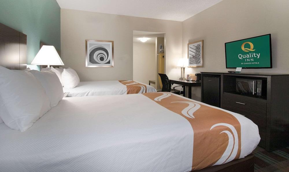 Quality Inn Roseville-Detroit North photo 18