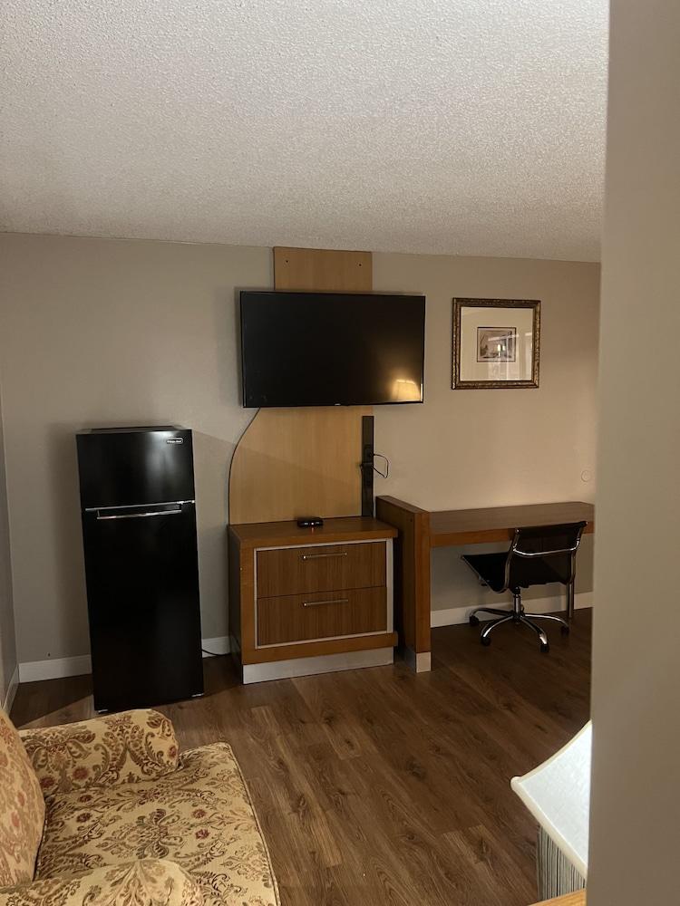 Baymont by Wyndham Odessa University Area photo 10