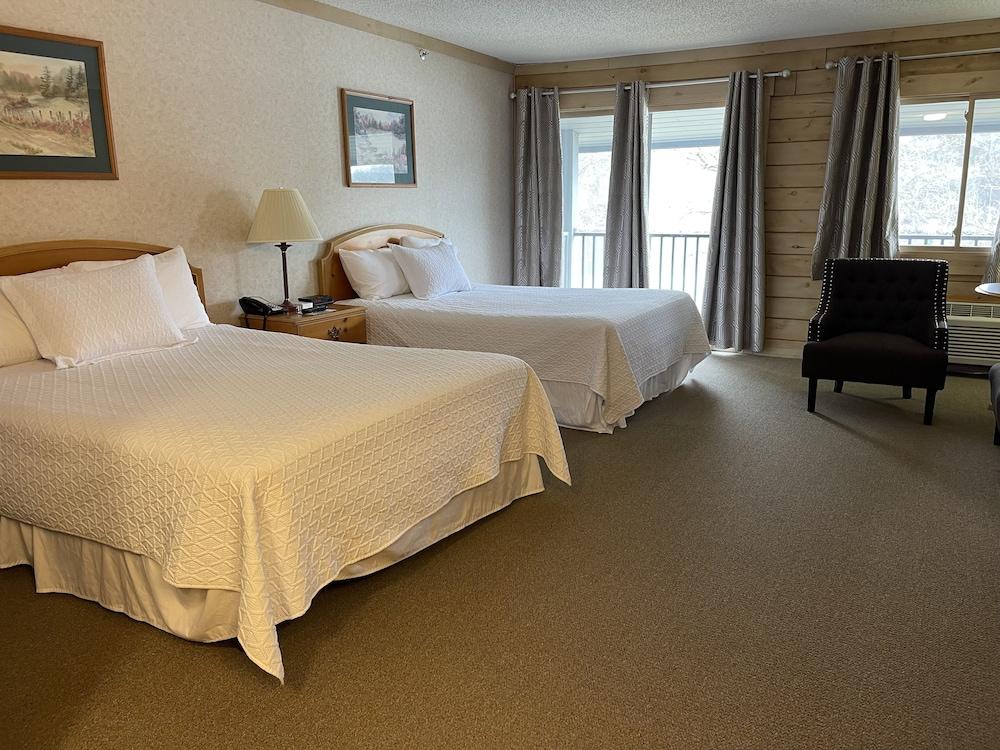 Paddle Wheel Inn photo 33