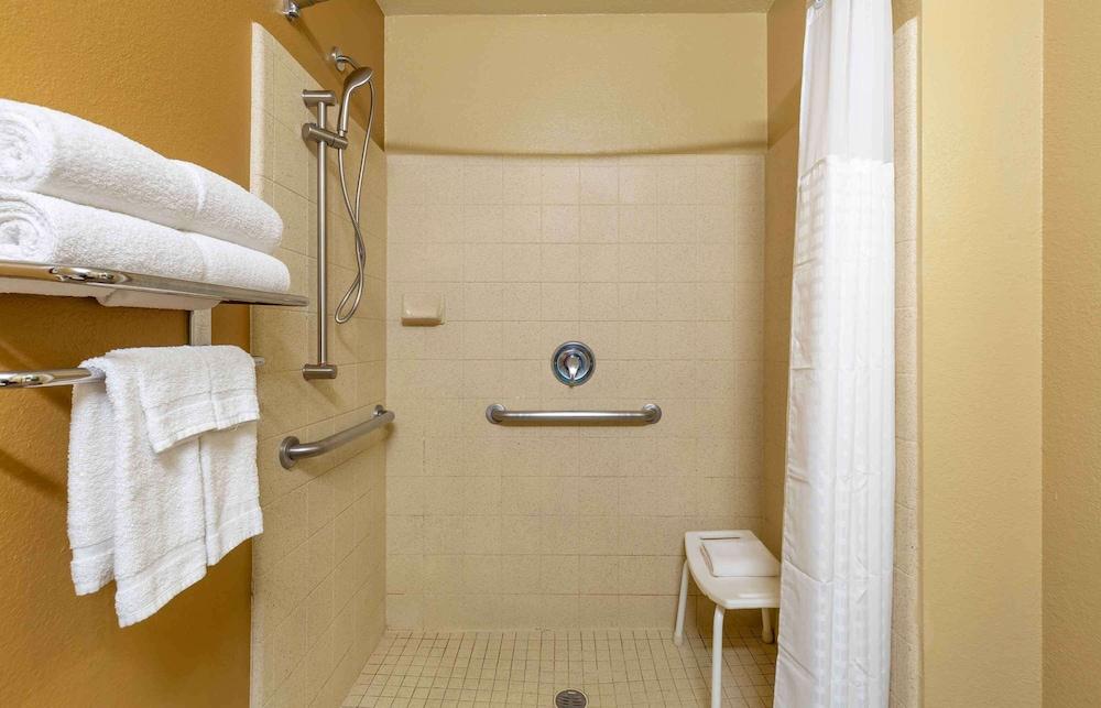 Extended Stay America Suites Washington DC Falls Church photo 22