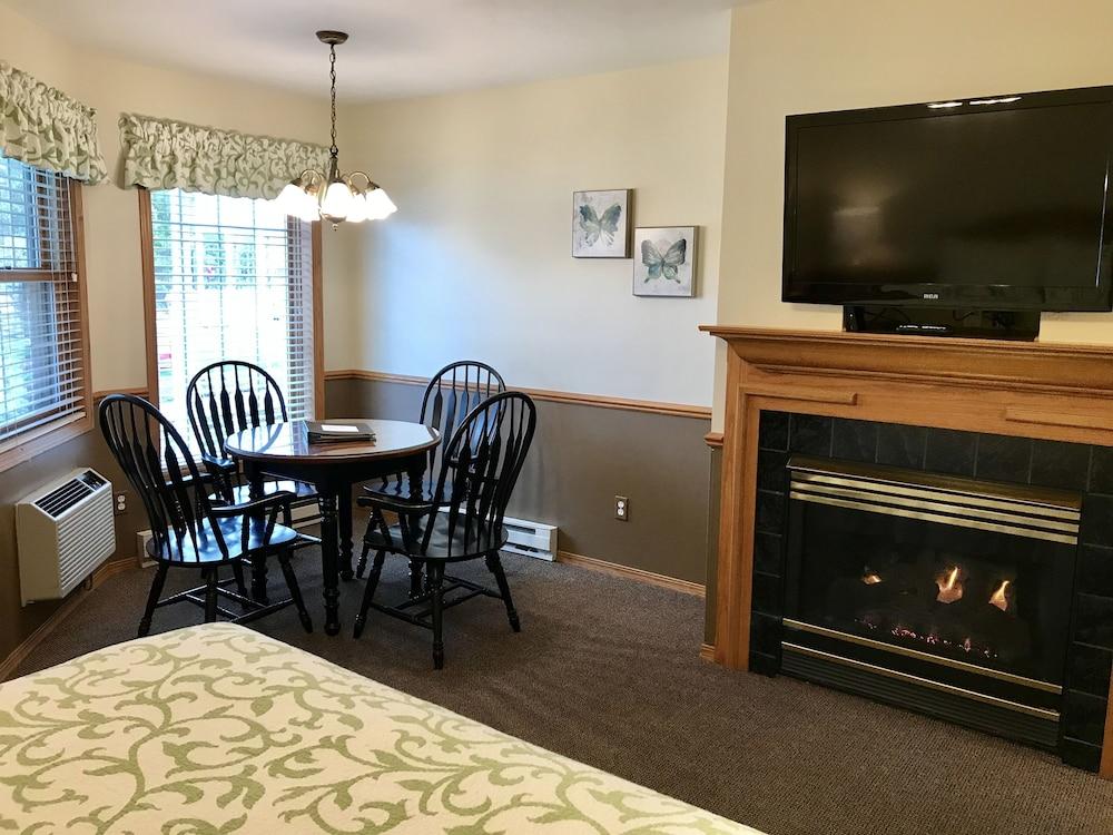 Bay Breeze Resort photo 56