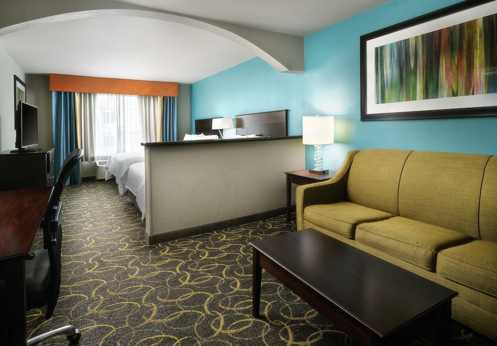 Holiday Inn Express & Suites DFW - Grapevine by IHG photo 18