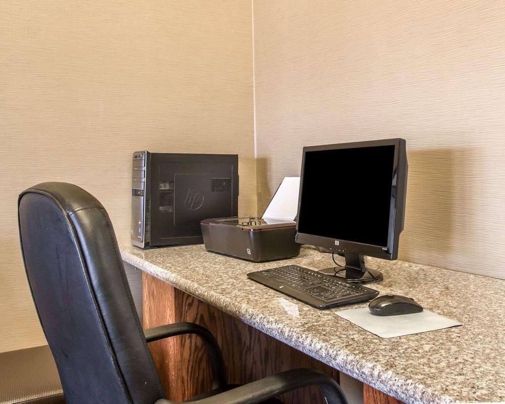 Comfort Inn Livingston photo 35