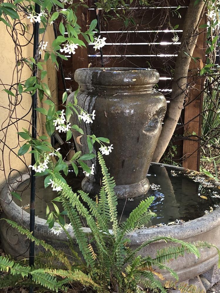 Glen Ellen Inn photo 25