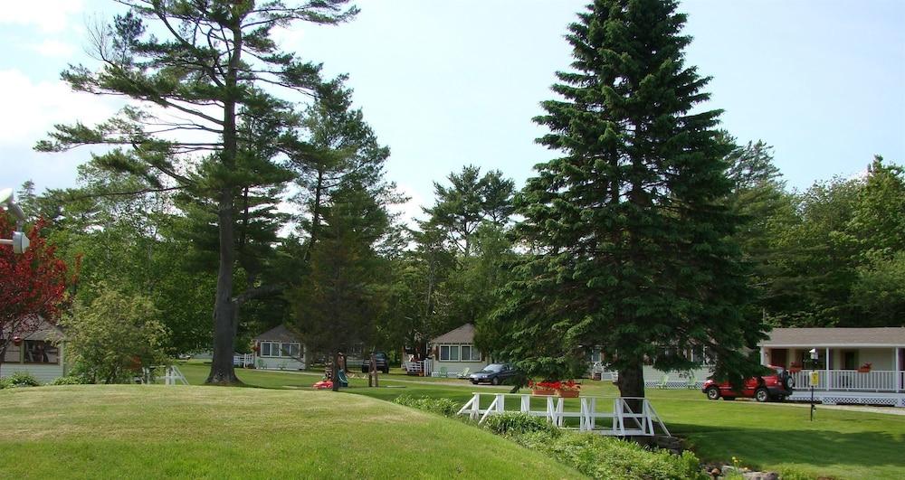 Bay Leaf Cottages & Bistro photo 11