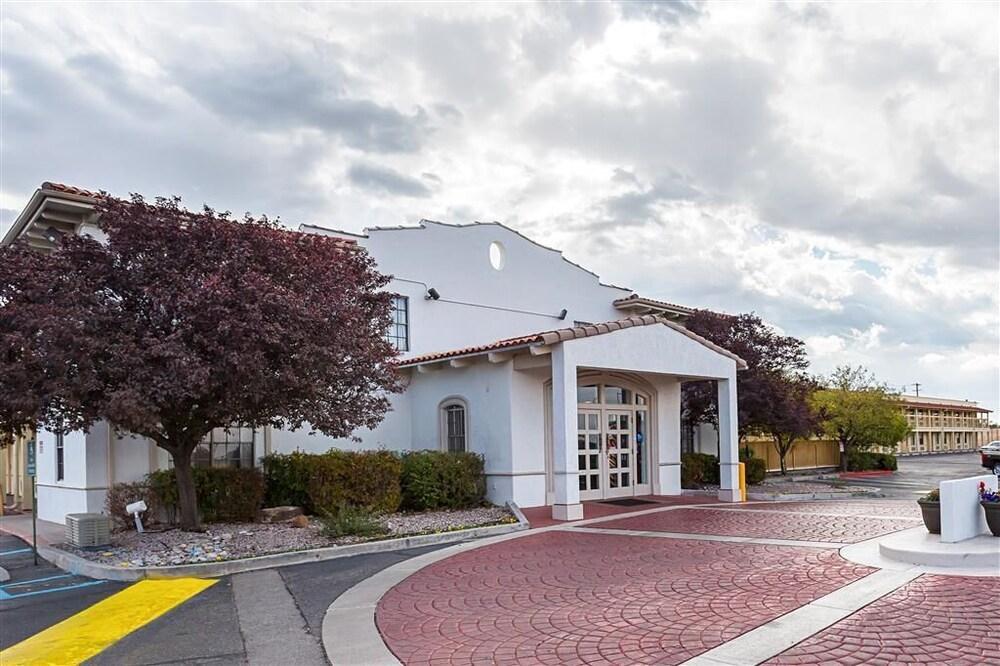 San Mateo Inn photo 50