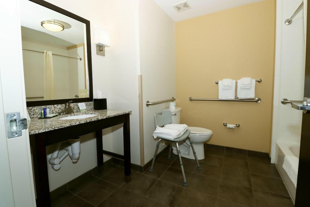 Sleep Inn & Suites Moundsville - Wheeling photo 8