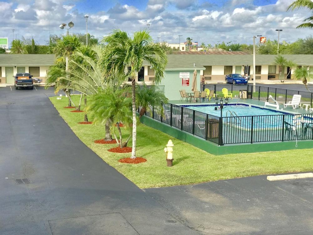 Budget Host Inn photo 2