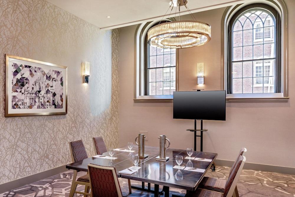 Sheraton Commander Hotel photo 36