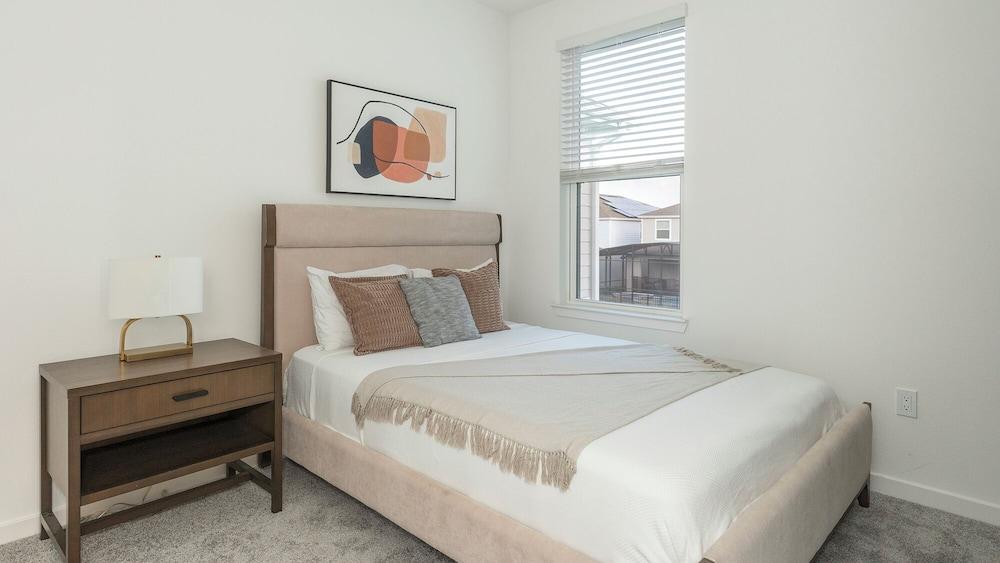 Landing Townhomes Davenport photo 6