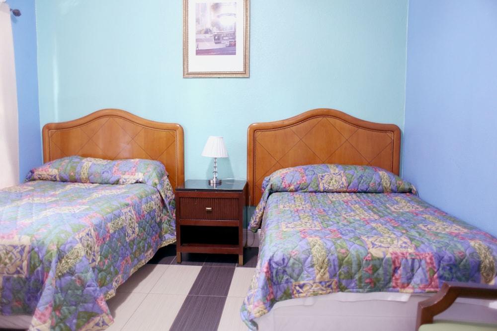 Oak Hotel photo 3