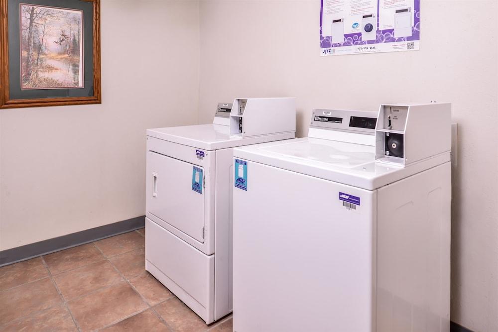 Americas Best Value Inn Missouri Valley photo 13