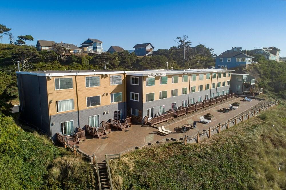 Sailor Jack's Oceanfront Inn photo 37
