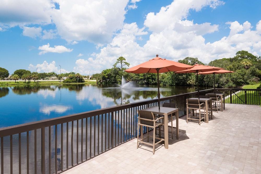 Hampton Inn Bonita Springs/Naples-North photo 16