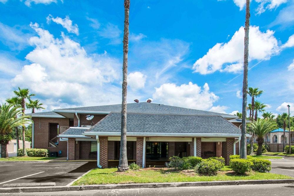 SureStay by Best Western Jacksonville Airport photo 47