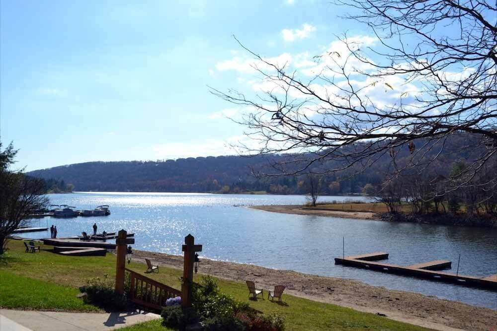 LakeFront Lodge photo 26