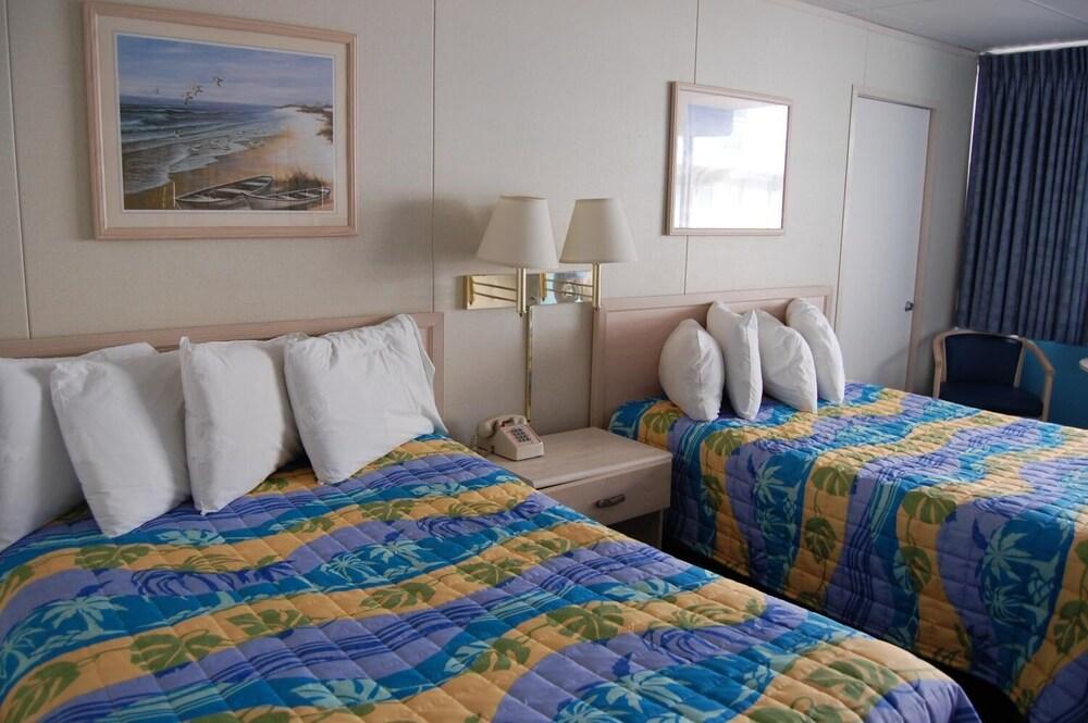 Thunderbird Beach Motel photo 24