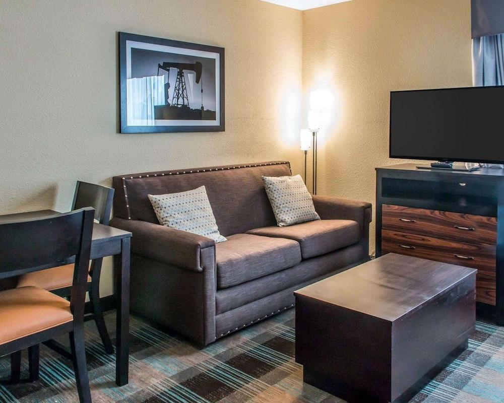 MainStay Suites Cotulla photo 18
