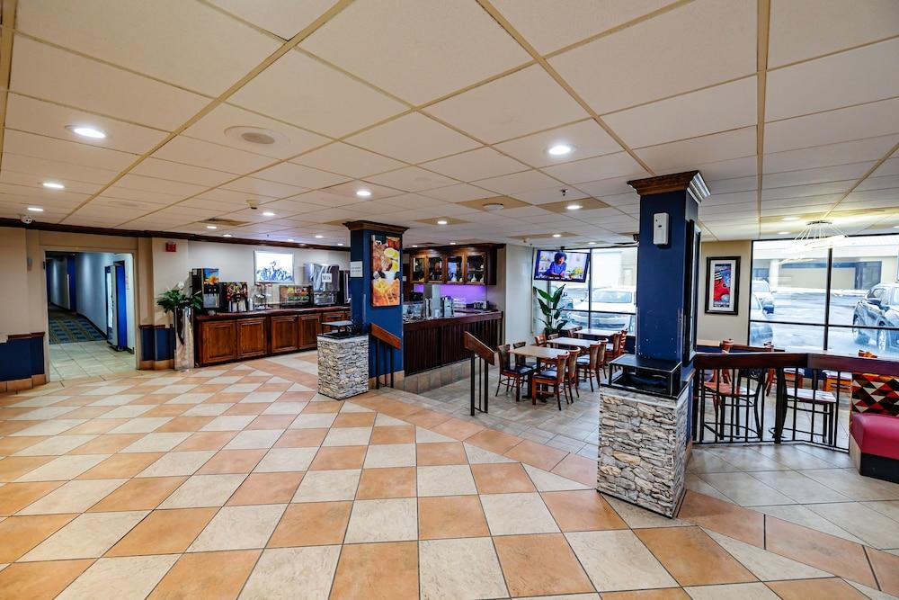 New Victorian Inn & Suites photo 2