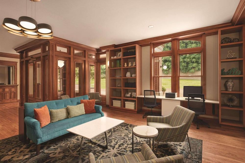 Country Inn & Suites by Radisson, St. Charles Historic District photo 3