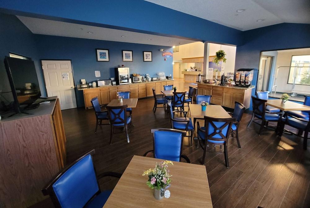 Baymont by Wyndham Limon photo 61