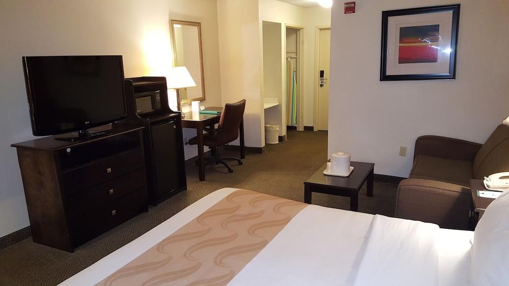 Quality Inn & Suites Conference Center photo 26