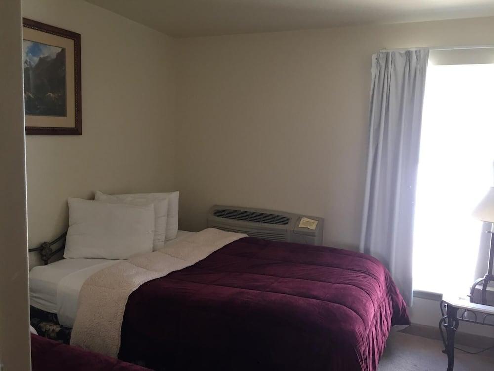 All Suites Inn Budget Host photo 8