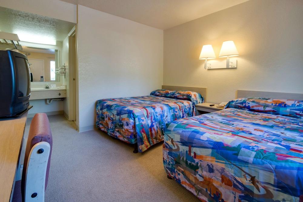 Rodeway Inn Kissimmee Maingate West photo 21