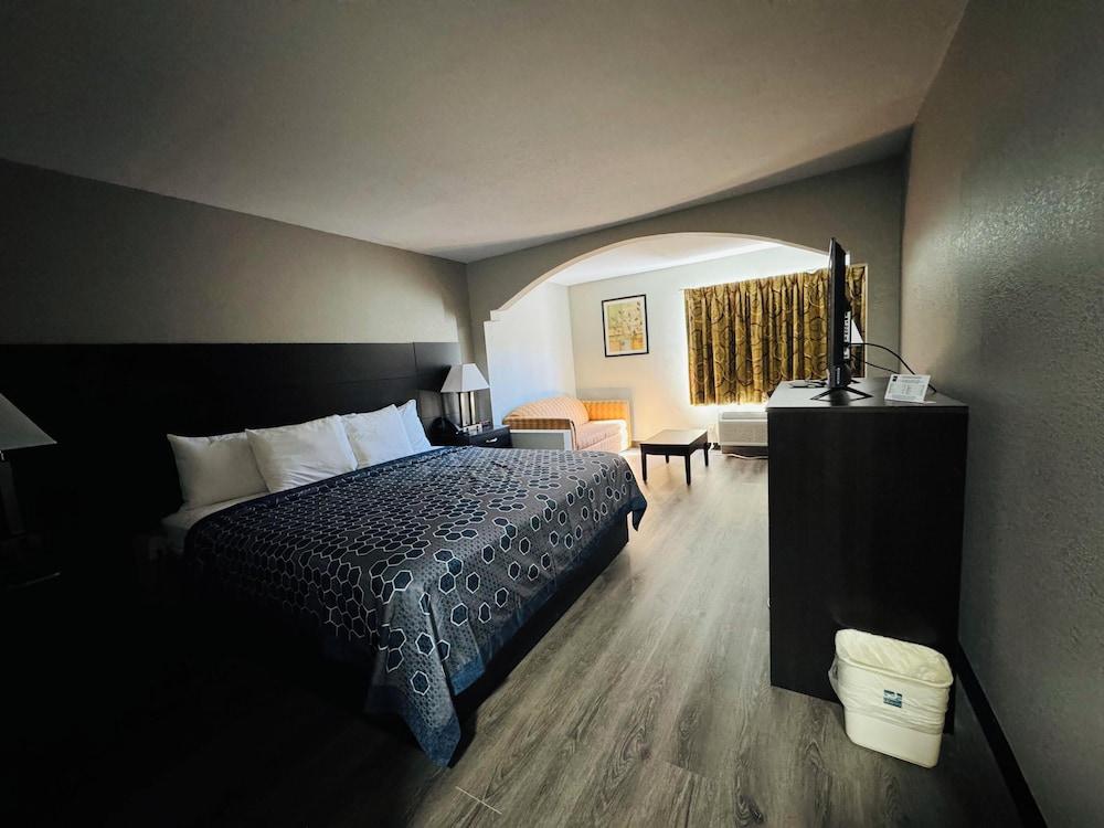 Econo Lodge Inn & Suites Centerville photo 10