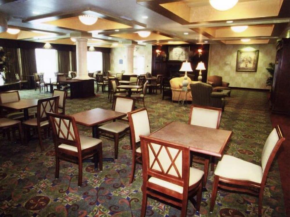 Holiday Inn Express Hotel & Suites El Centro by IHG photo 51