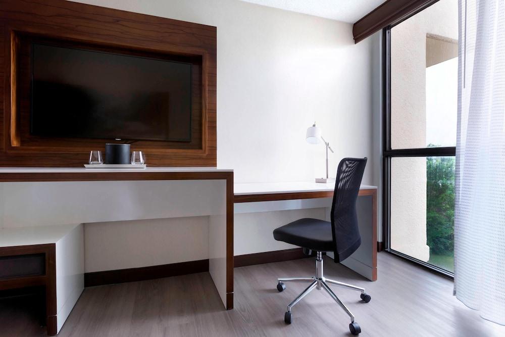 Marriott Greensboro Airport photo 12
