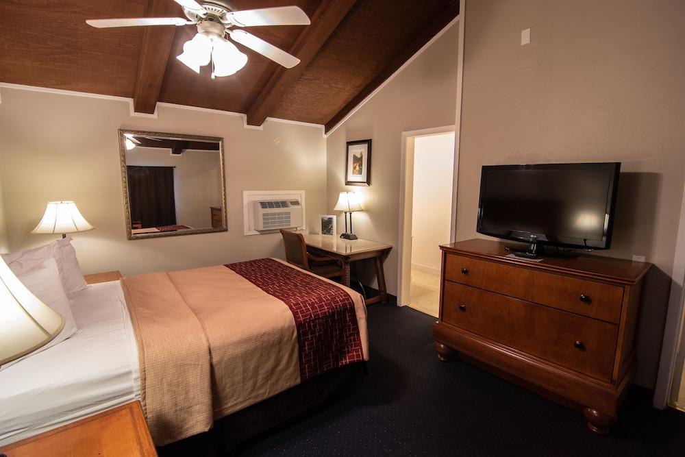 The Crow Peak Lodge photo 20