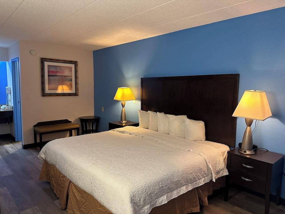 American Inn and Suites Bishop photo 2